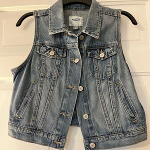 Old Navy sleeveless denim vest size medium. Very light distress.